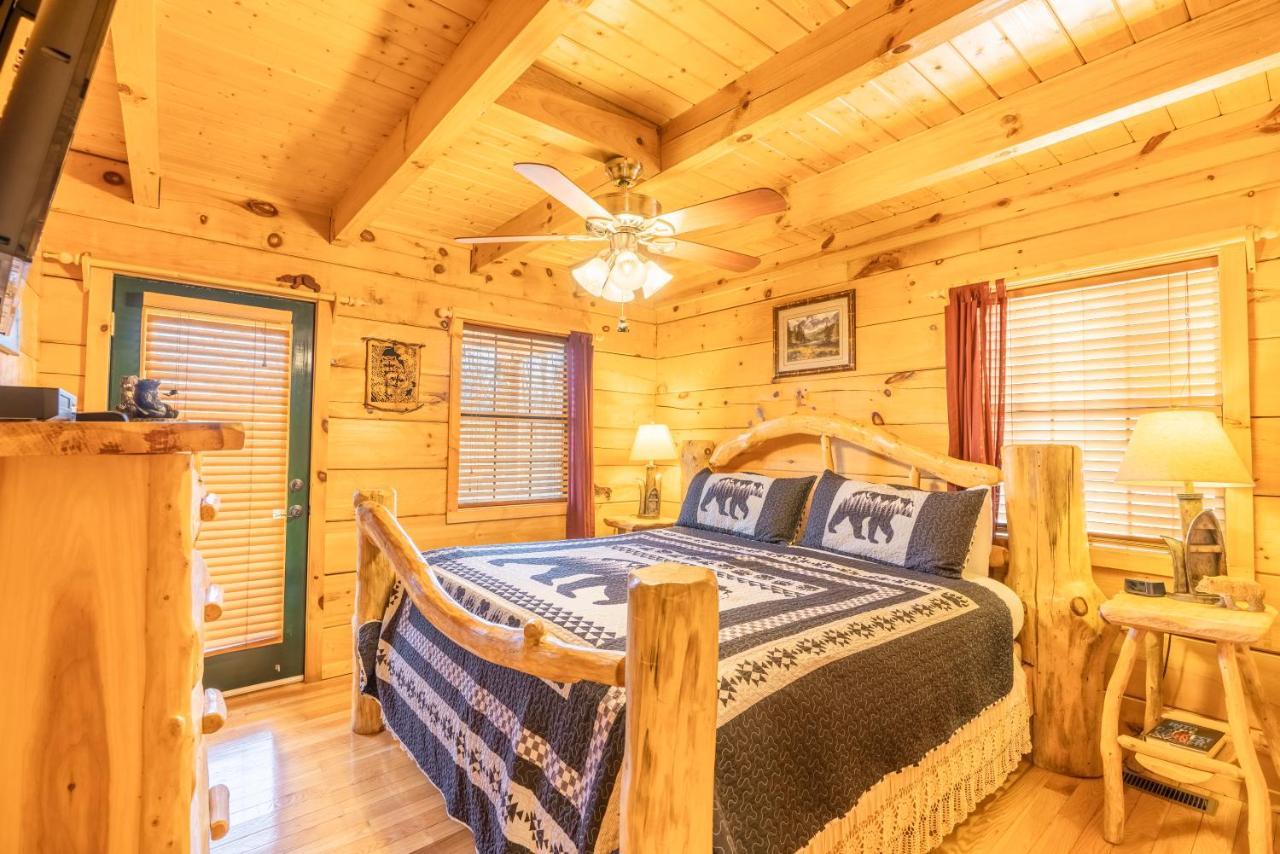 Moonshine Ridge Cabin With Hot Tub And Fire Pit พิเจนฟอร์จ ภายนอก รูปภาพ